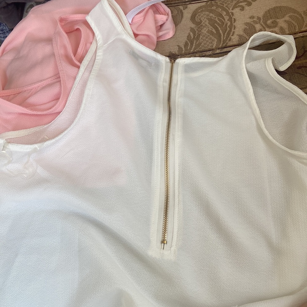 Two blouses - Picture 3 of 4